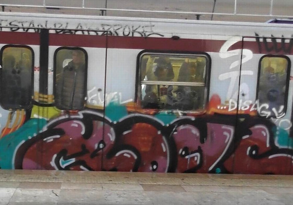 落書きだらけのイタリアの電車