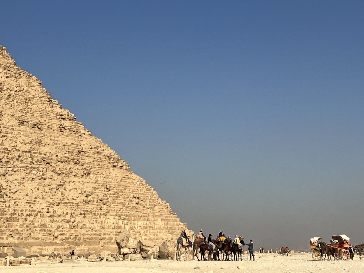 ピラミッドでかい