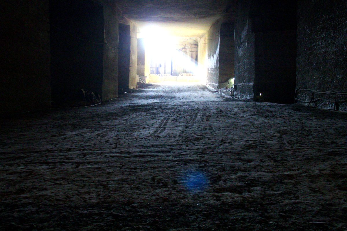 大谷資料館外から差し込む光