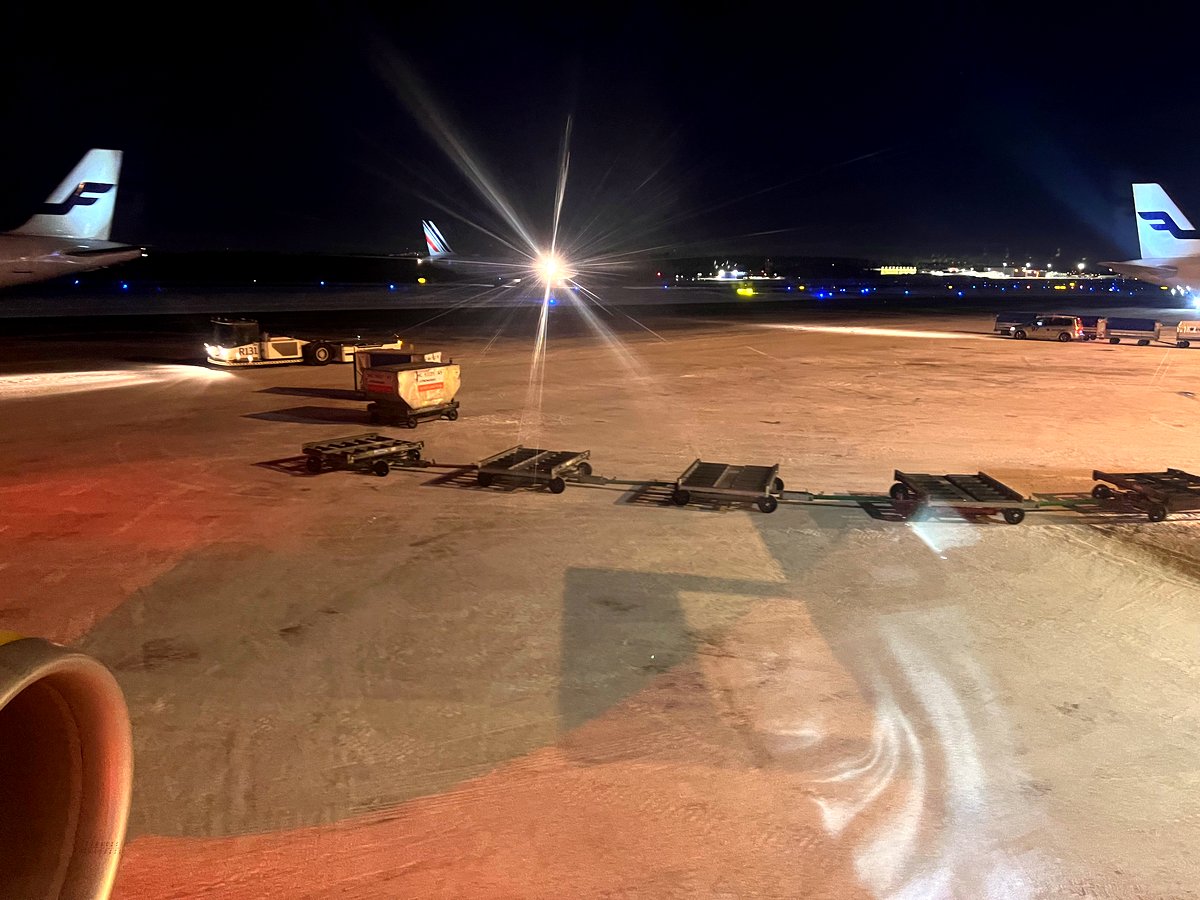 氷上のヘルシンキ・ヴァンター国際空港