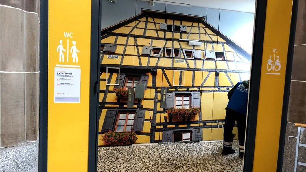コルマール駅の壁画