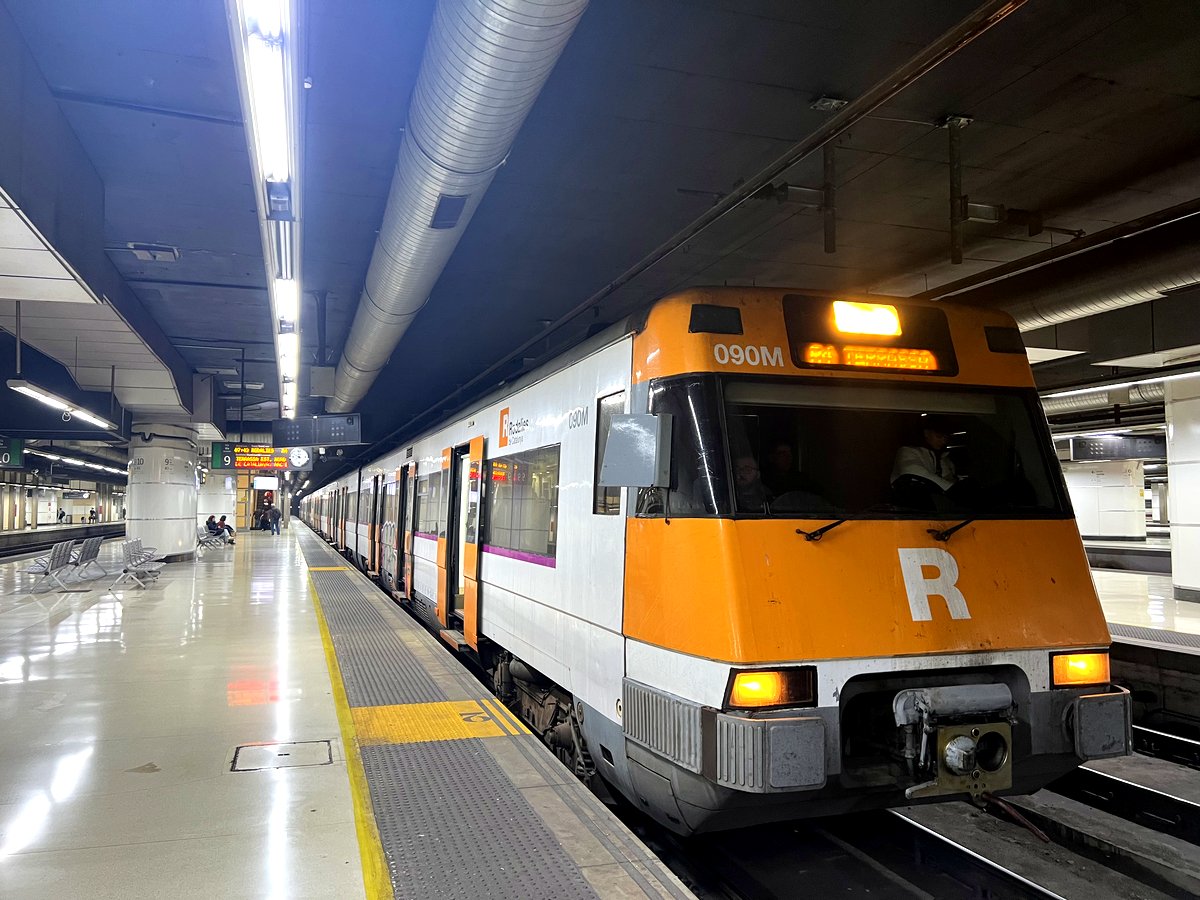 ジローナ行き中距離列車(Renfe MD)